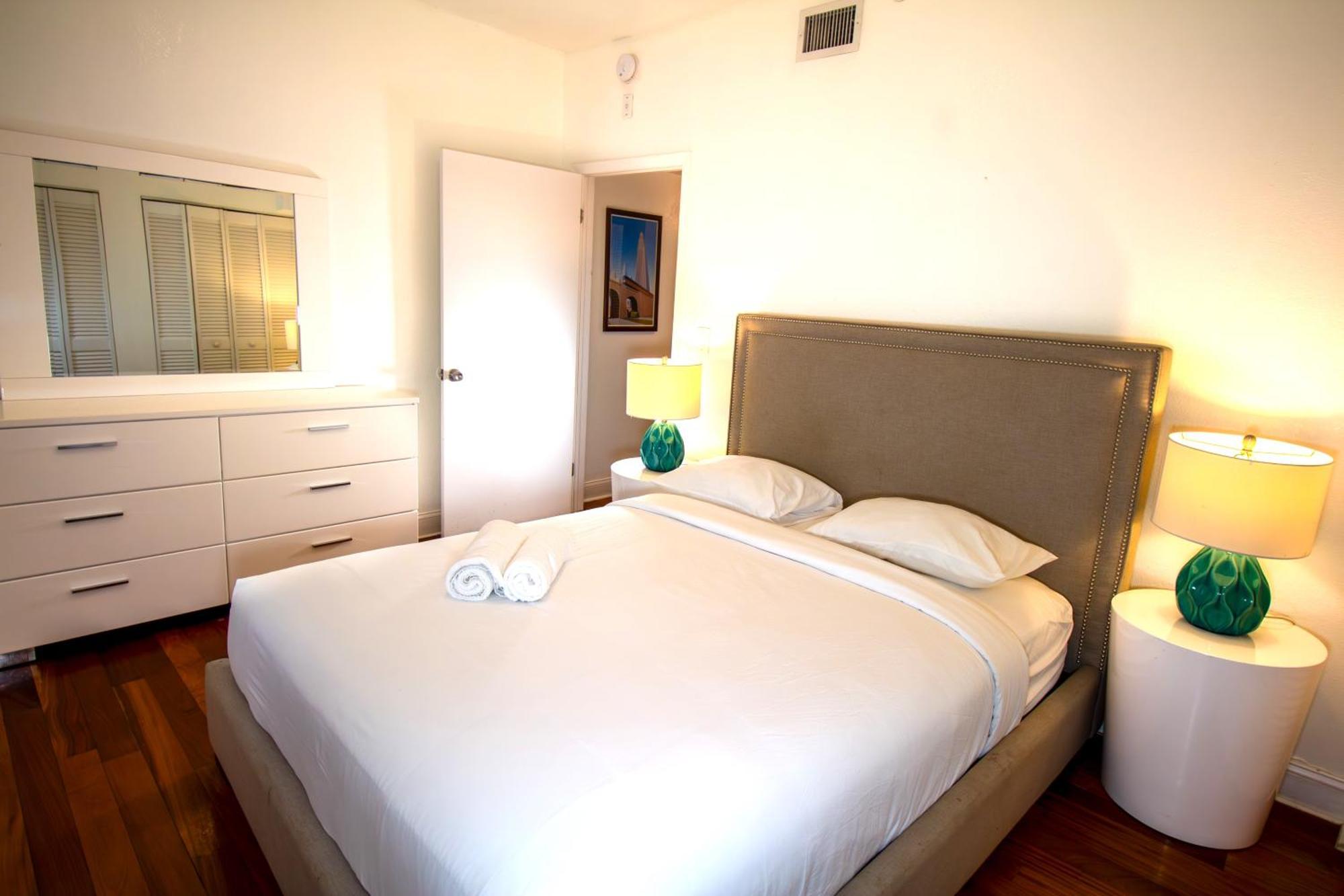 Hispaniola Apartments Part Of The Oasis Casita Collection 마이애미 비치 외부 사진