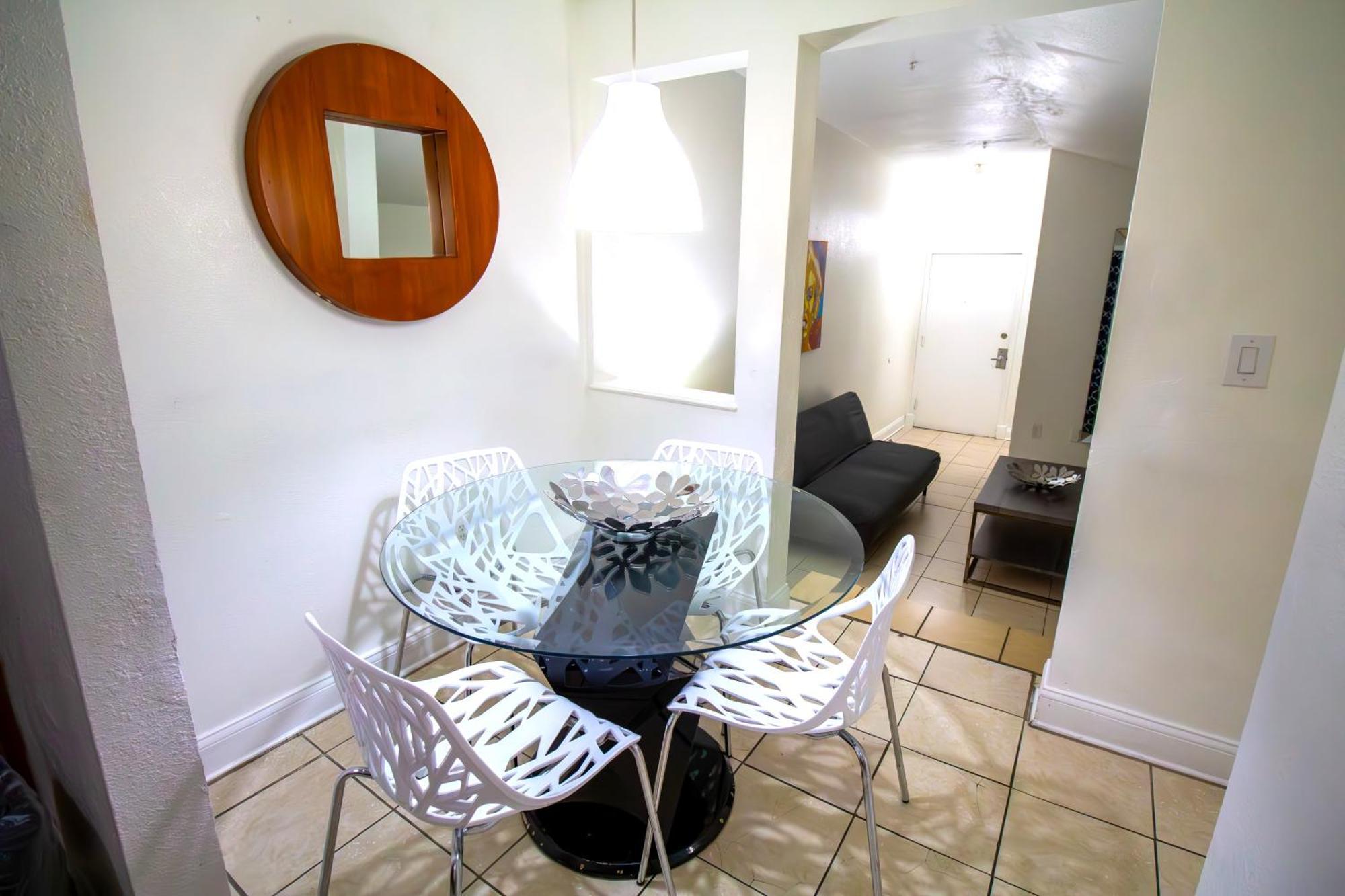 Hispaniola Apartments Part Of The Oasis Casita Collection 마이애미 비치 외부 사진